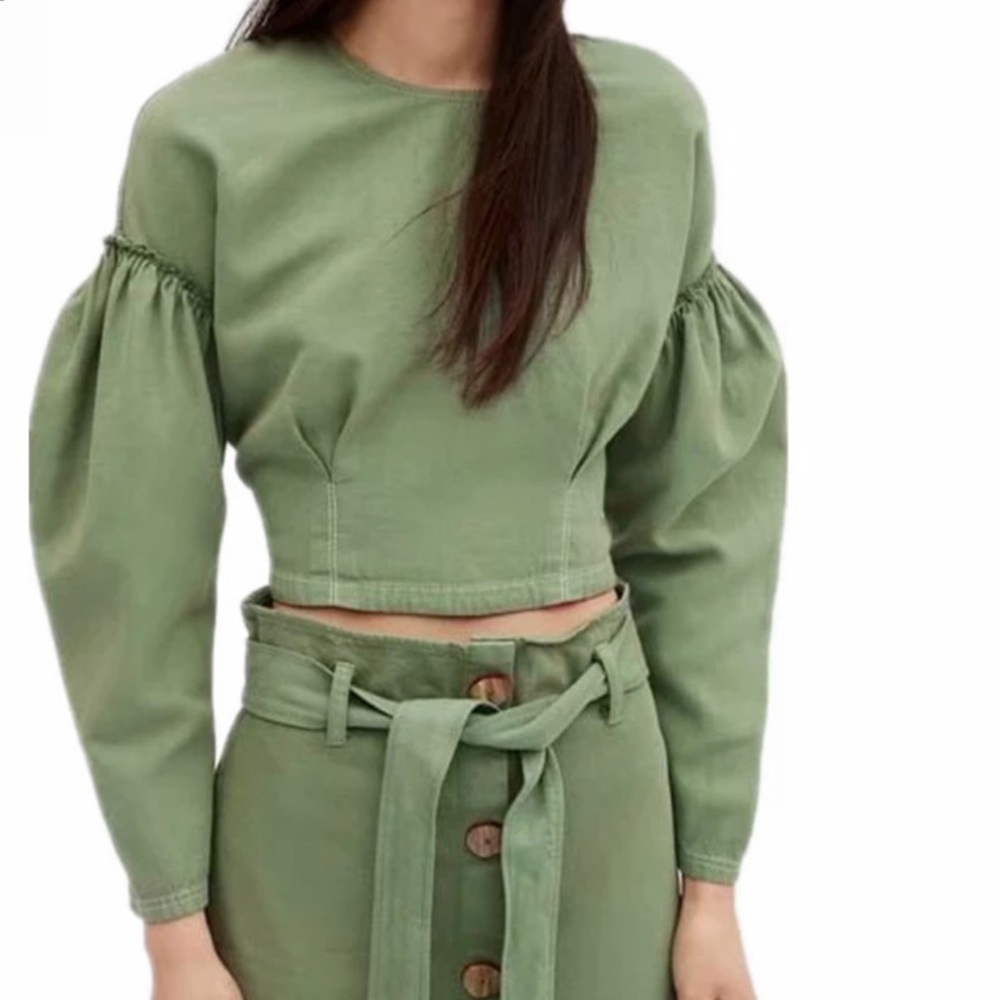 Zara top with contrasting top stitching - Picture 1 of 8